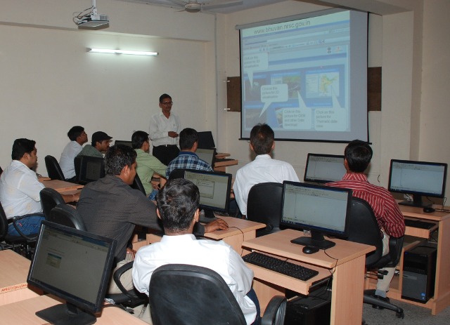 Curso de formação QGIS no NIRD Jaipur Centre